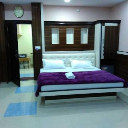 Hotel Blue Star Datia Dış mekan fotoğraf