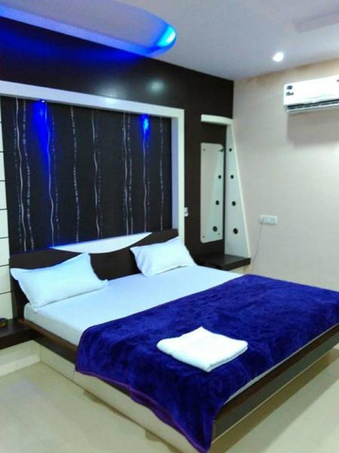 Hotel Blue Star Datia Dış mekan fotoğraf