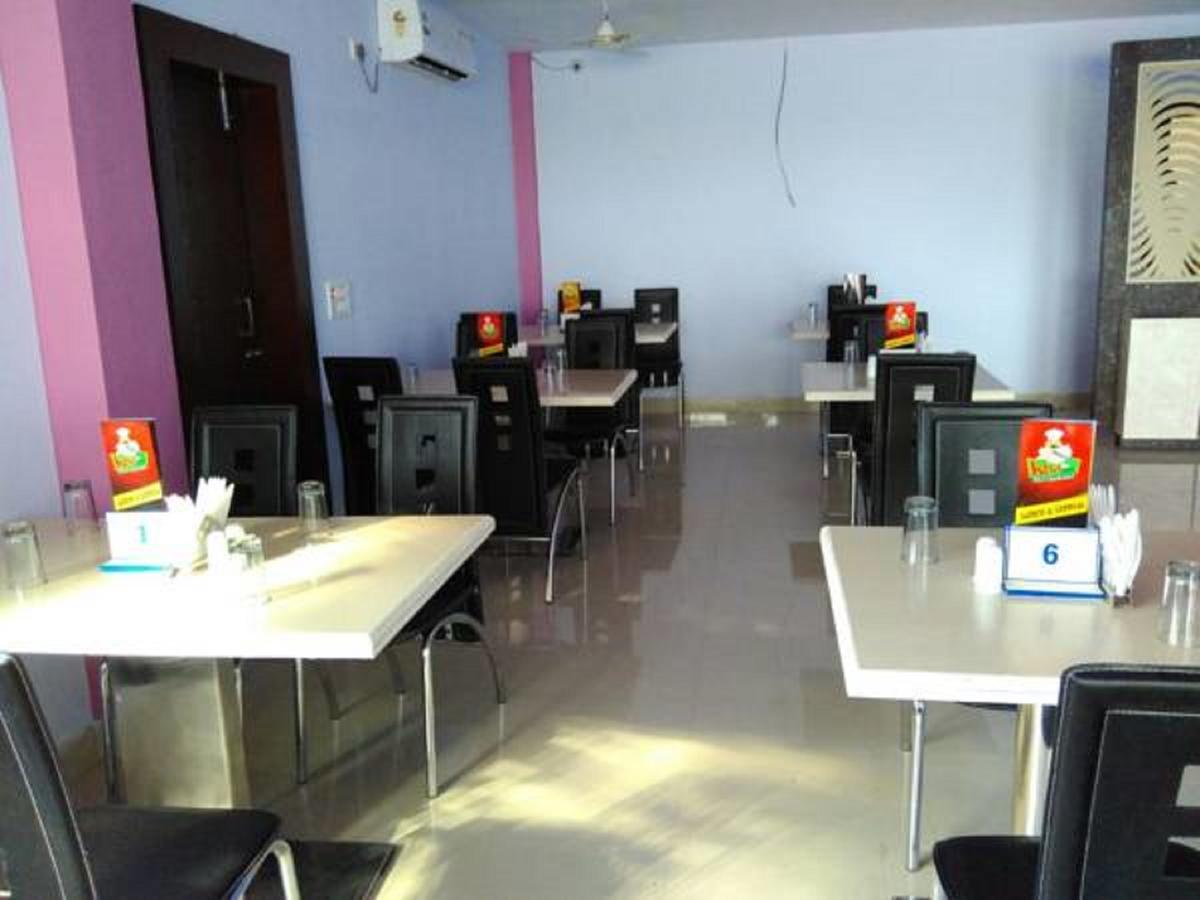 Hotel Blue Star Datia Dış mekan fotoğraf